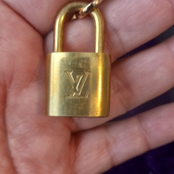 LV lock and key - Picture 3 of 4
